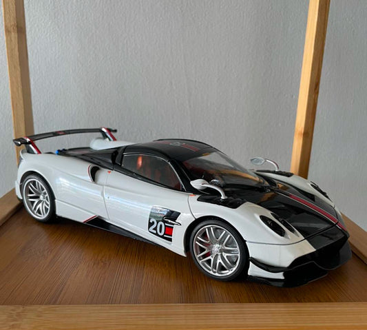 Large 1/18 Pagani Huayra White Diecast Model Supercar