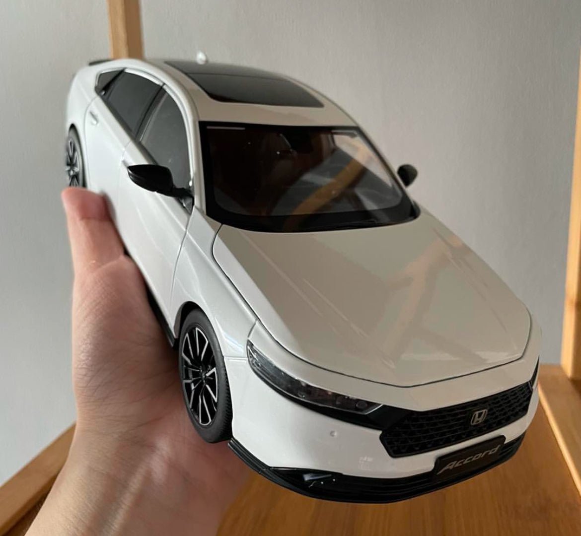 1:18 Honda Accord Sedan Diecast Model Collectible - Nexloop