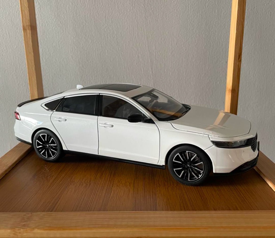 1:18 Honda Accord Sedan Diecast Model Collectible - Nexloop