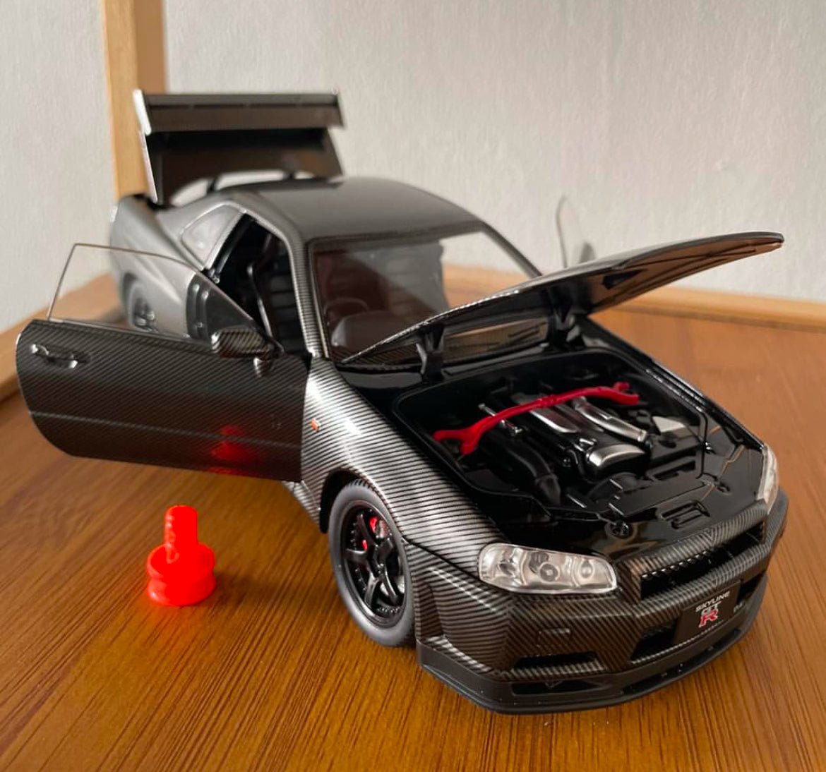 1:24 Nissan Skyline GT - R R34 Diecast Model Car Sports Vehicle Collectible - Nexloop