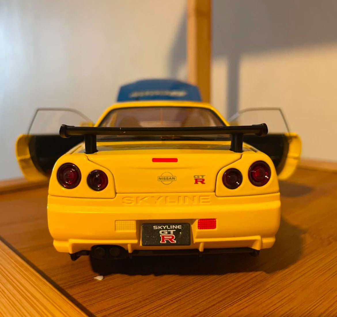 1:24 Nissan Skyline GT - R R34 Diecast Model Car Sports Vehicle Collectible - Nexloop