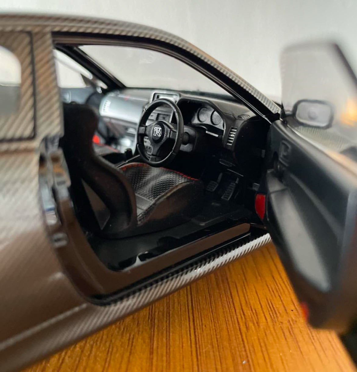 1:24 Nissan Skyline GT - R R34 Diecast Model Car Sports Vehicle Collectible - Nexloop