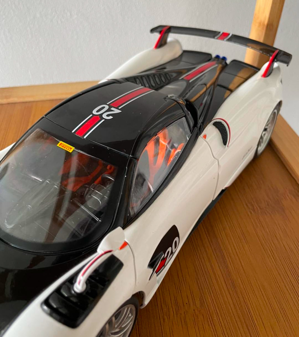 Large 1/18 Pagani Huayra White Diecast Model Supercar