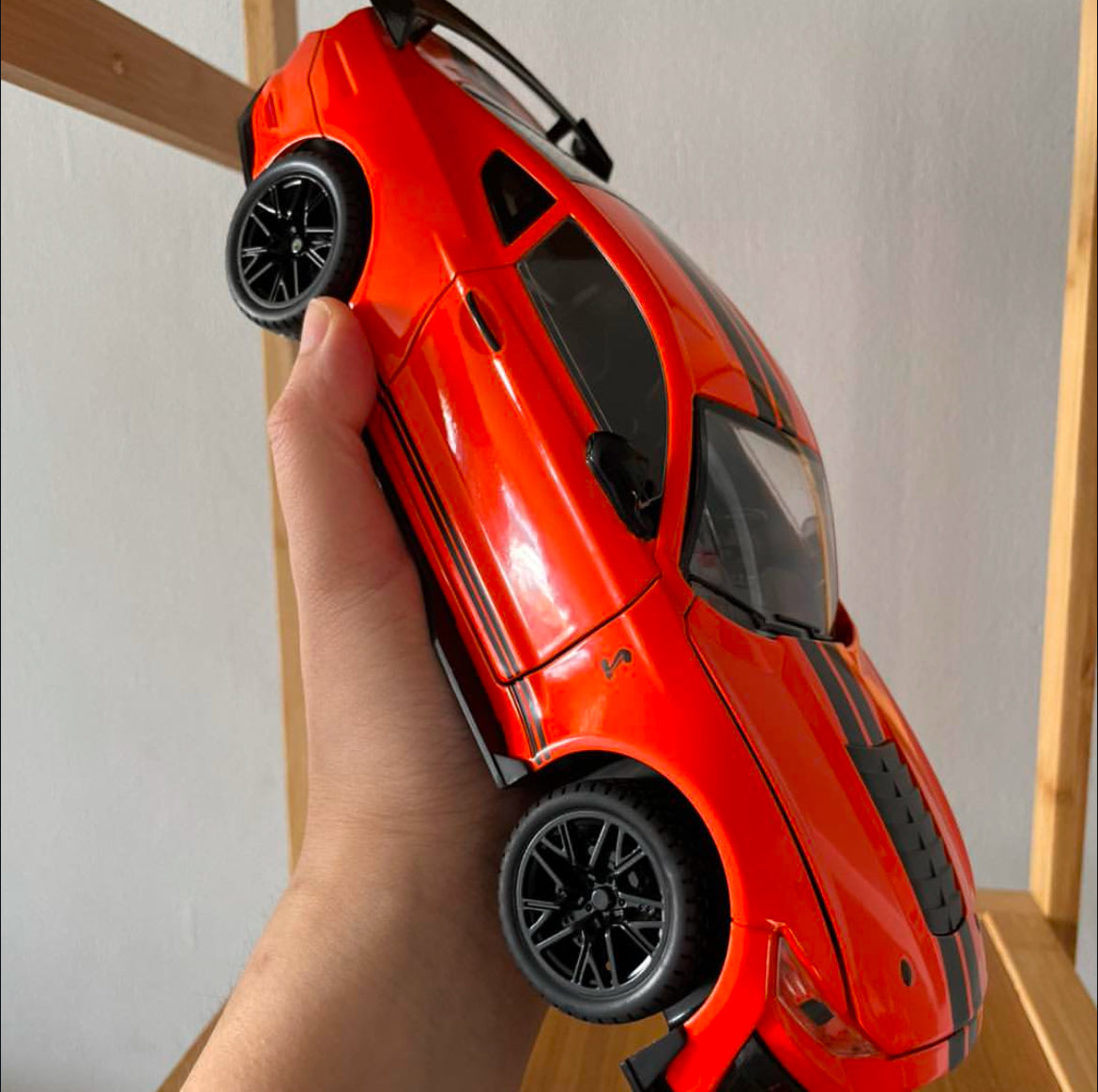 Large 1:18 Scale Orange Mustang GT500 Metal Car Model