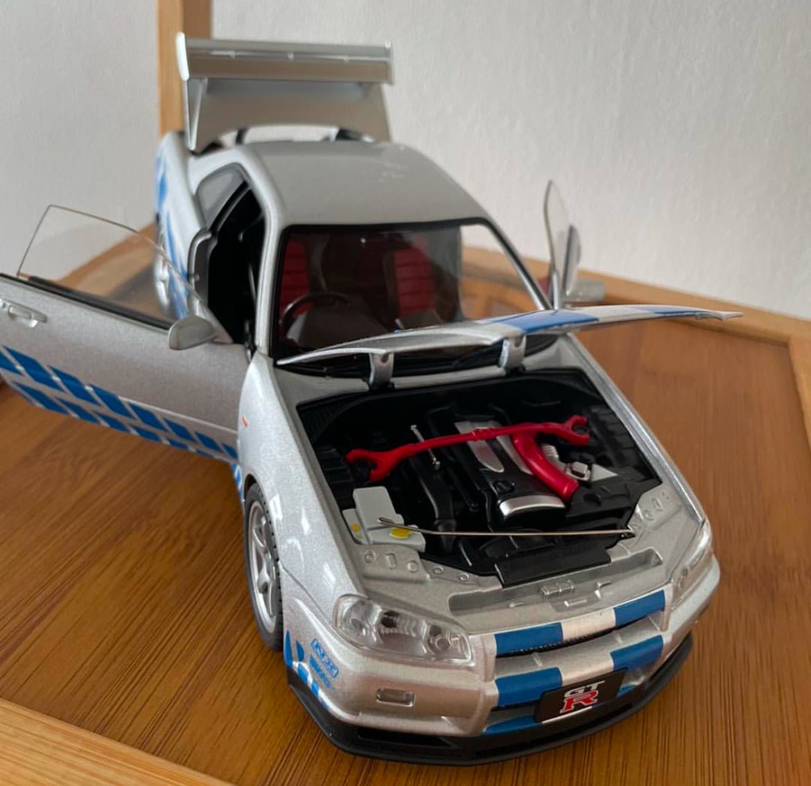 Large 1:18 Nissan Skyline GT - R R34 Diecast Model Car Sports Vehicle Collectible - Nexloop