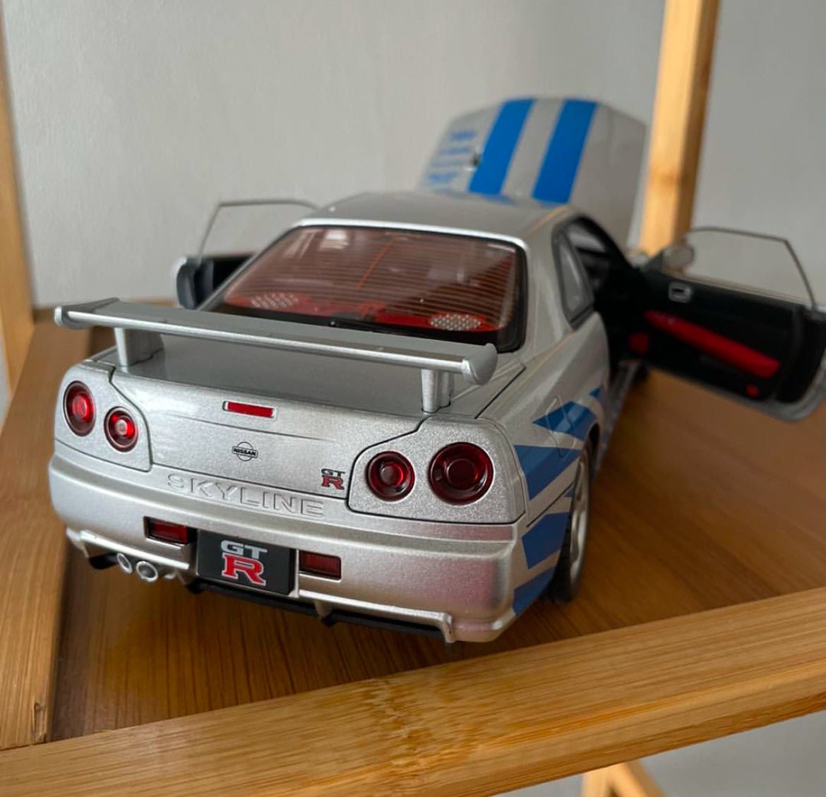 Large 1:18 Nissan Skyline GT - R R34 Diecast Model Car Sports Vehicle Collectible - Nexloop