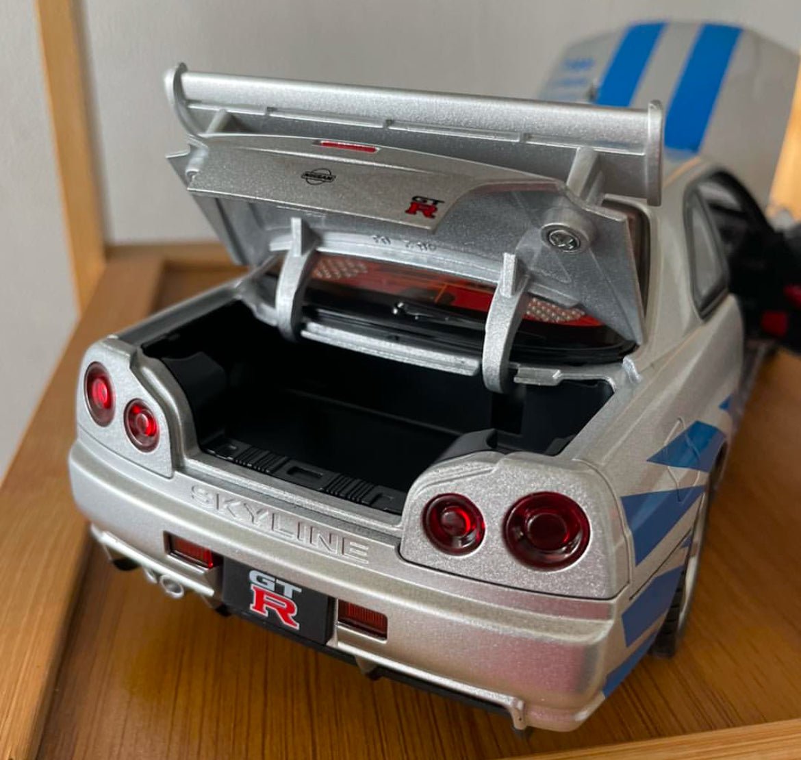 Large 1:18 Nissan Skyline GT - R R34 Diecast Model Car Sports Vehicle Collectible - Nexloop