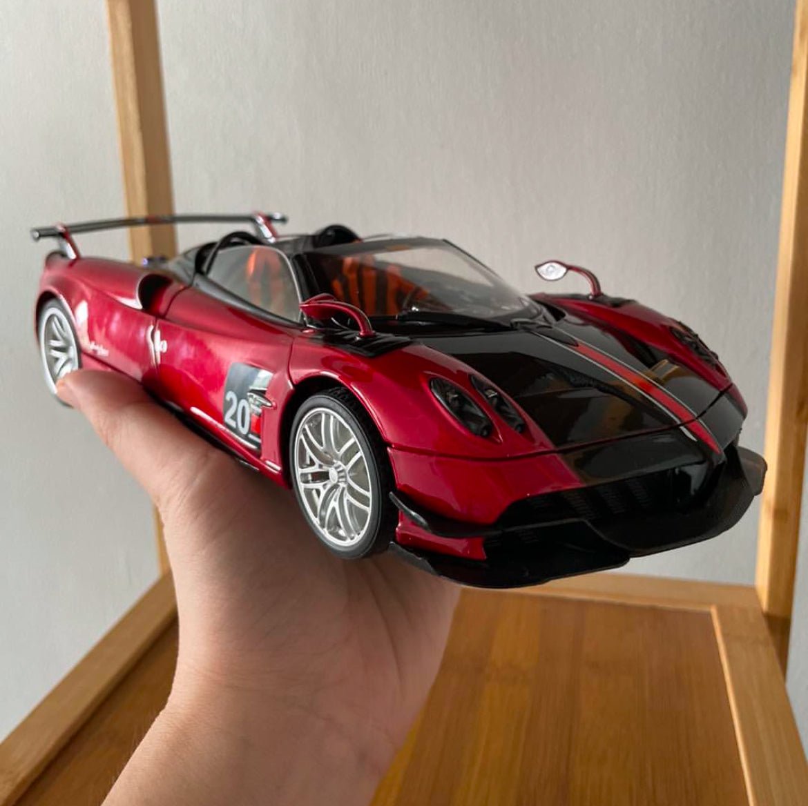 Large 1/18 Pagani Huayra Red Diecast Model Supercar - Nexloop