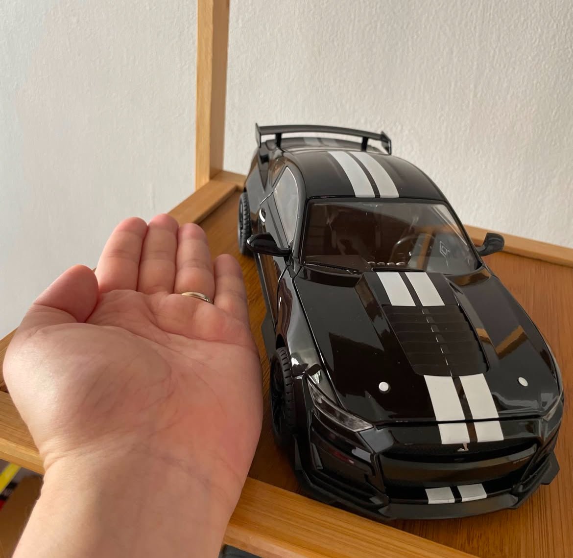 Large 1:18 Scale Black Mustang GT500 Metal Diecast Car Model Collectible - Nexloop