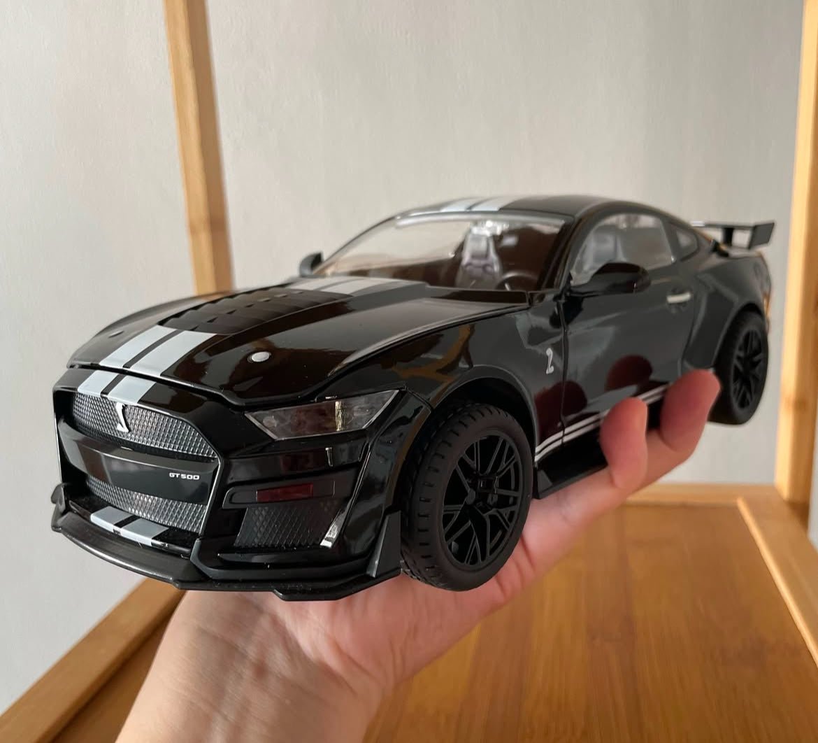 Large 1:18 Scale Black Mustang GT500 Metal Diecast Car Model Collectible - Nexloop