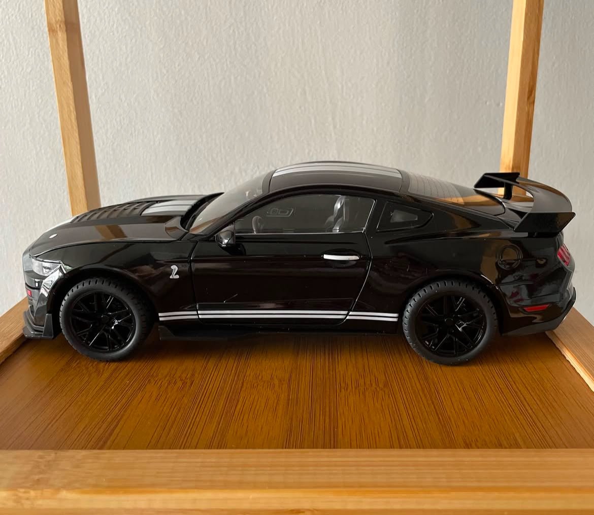 Large 1:18 Scale Black Mustang GT500 Metal Diecast Car Model Collectible - Nexloop
