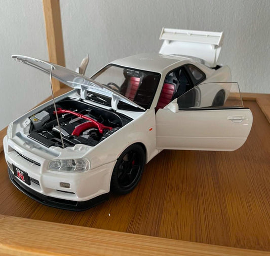 Large White 1:18 Nissan Skyline GT-R R34 Metal Model Collectible